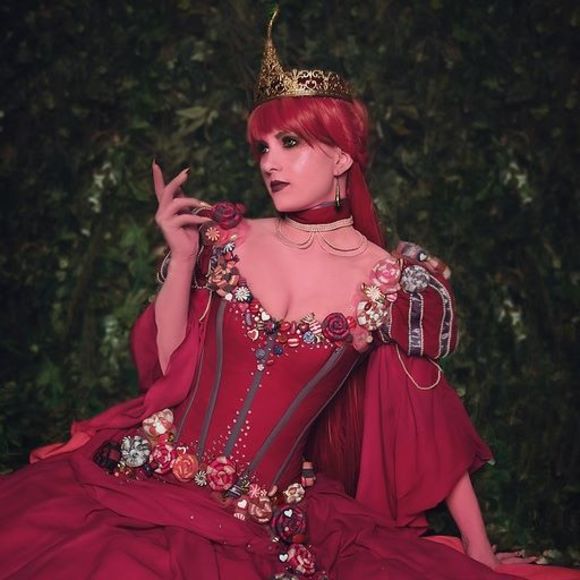 Meet your Posher, Hillary - Picture 1 of 1